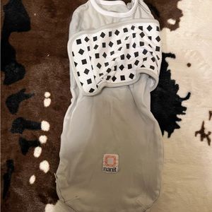 Nanit Swaddle- Like New! Size Small